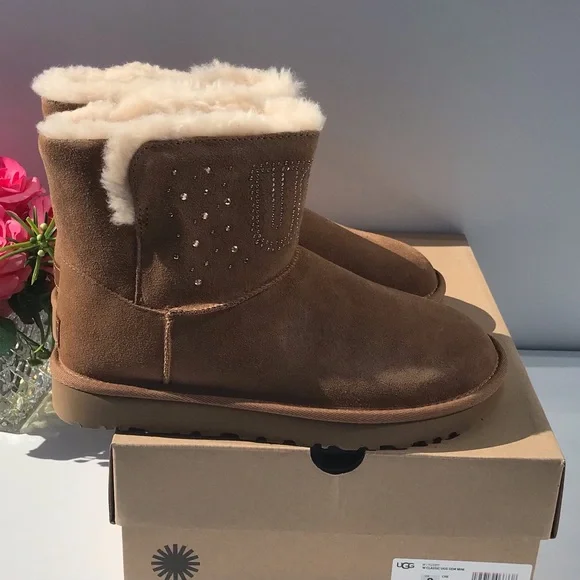 UGG Classic UGG Gem Mini Boot - Picture 7 of 10